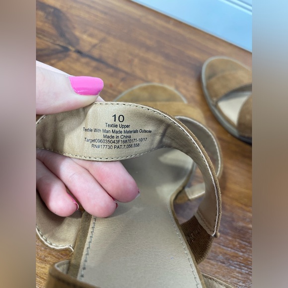 Universal Thread Target Brown Suede Strap Block Heels With Buckle 10 Women’s GUC - Picture 10 of 10